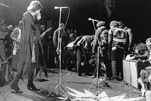 The Rolling Stones pe scena de la Altamont